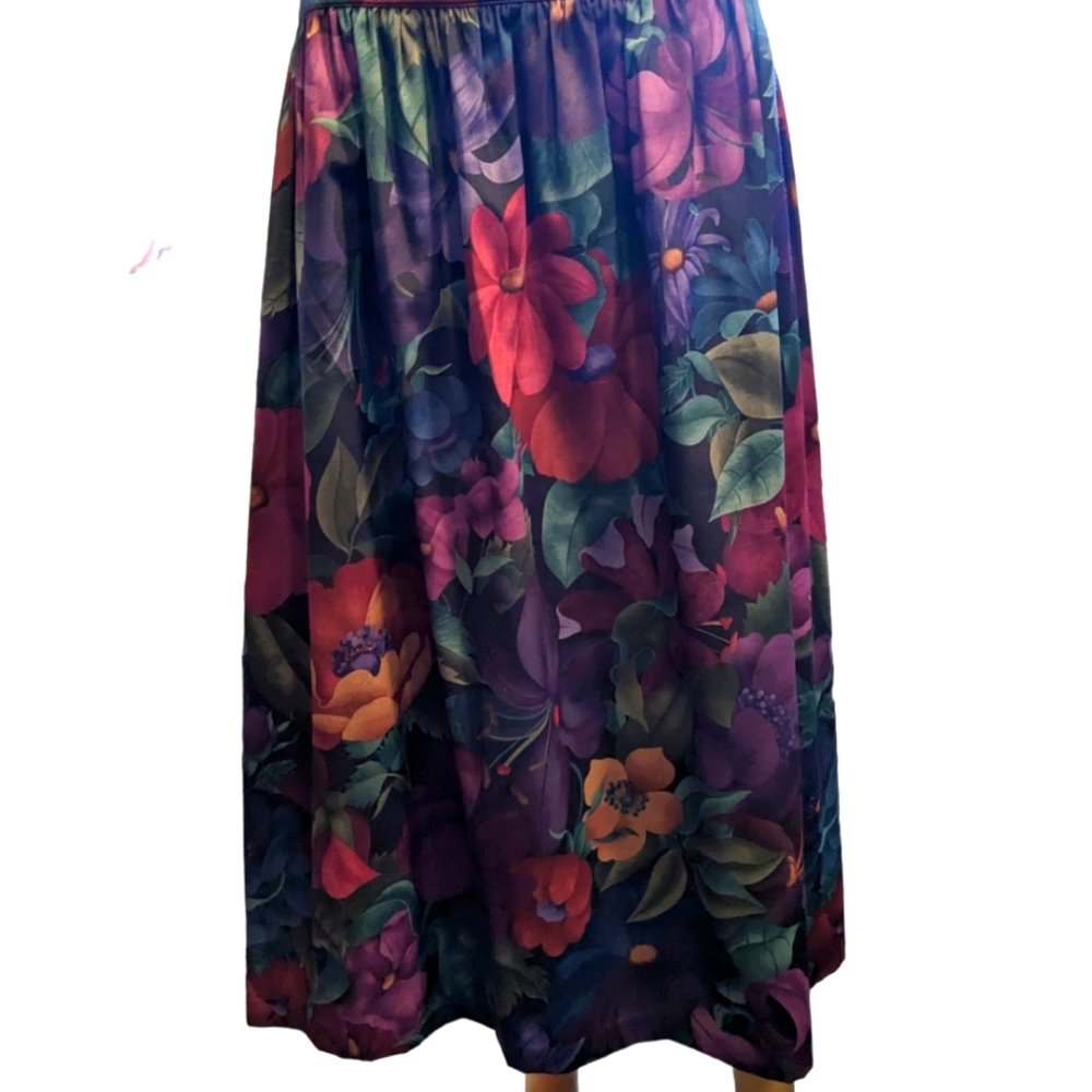 Alfred Dunner Maxi Floral Pleated in front Skirt. Plus Sz. 14